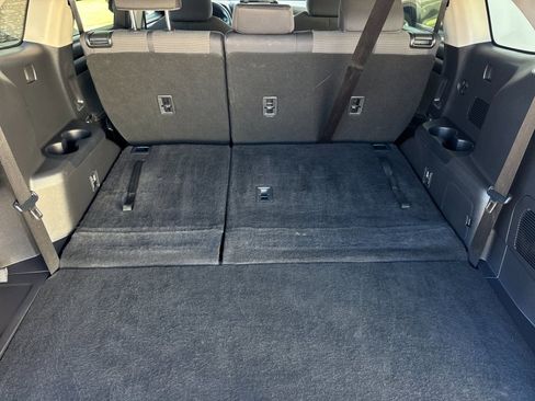 Used 2024 Toyota Highlander LE image 17