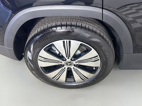Used 2024 Mercedes-Benz EQB 300 4MATIC image 33