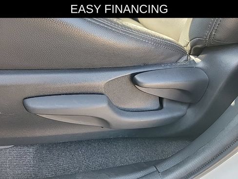 Used 2016 Toyota RAV4 LE FWD image 15