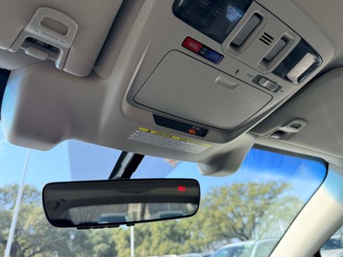 Used 2017 Subaru Legacy 3.6R Limited image 24