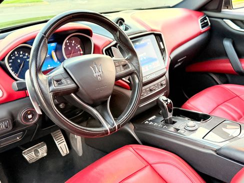 Used 2018 Maserati Ghibli GranSport image 6