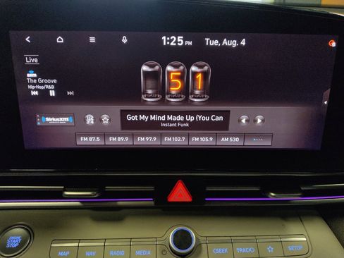 Used 2021 Hyundai Elantra Limited w/ Cargo Package FWD image 25