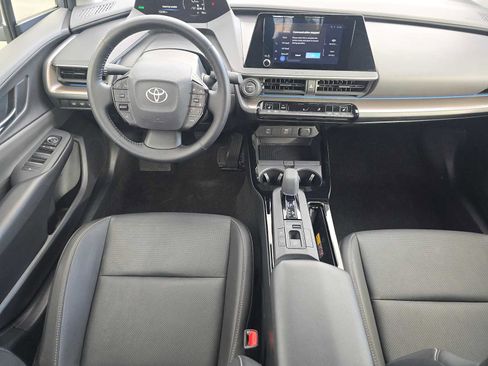 Used 2025 Toyota Prius XLE image 20