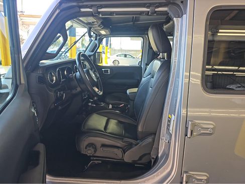 Used 2021 Jeep Wrangler Unlimited Sahara w/ Cold Weather Group AWD/4WD image 2