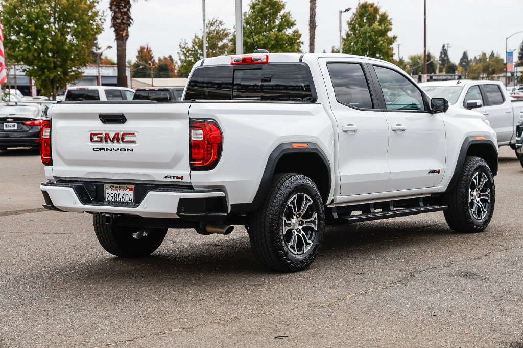 Used 2024 GMC Canyon AT4 w/ AT4 Premium Package AWD/4WD image 4
