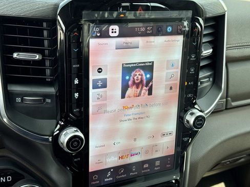 New 2026 RAM 1500 Laramie w/ Laramie Preferred Package AWD/4WD image 13