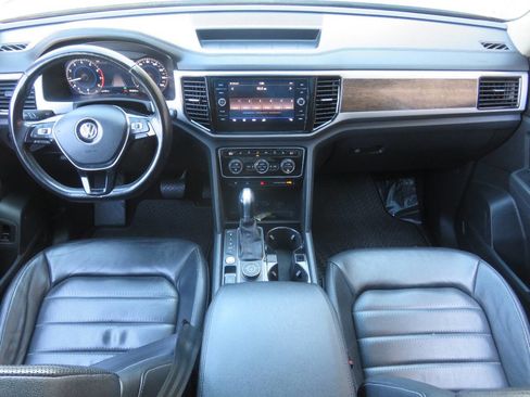 Used 2018 Volkswagen Atlas SEL Premium image 12