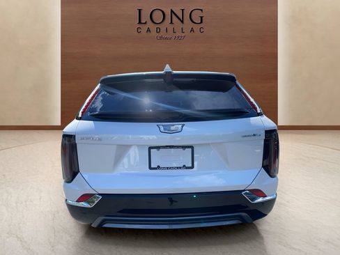 Used 2025 Cadillac Optiq Luxury 2 w/ LPO, Floor Liner Package AWD/4WD image 4