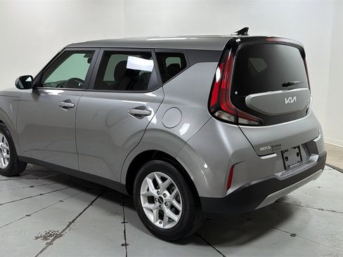 Used 2025 Kia Soul LX w/ LX Technology Package image 7