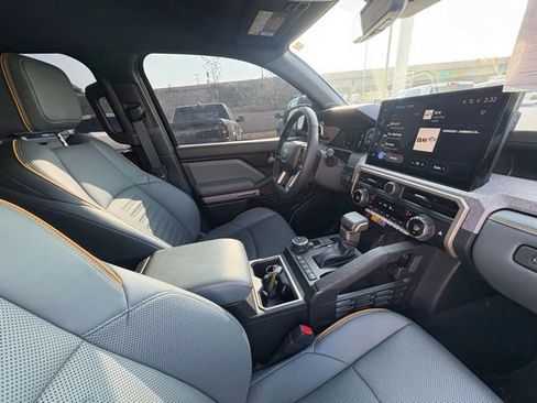 Used 2024 Toyota Tacoma Trailhunter image 23