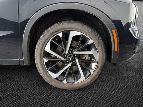 Used 2024 Mitsubishi Outlander SEL image 11