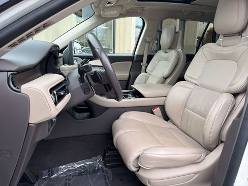 Used 2023 Lincoln Aviator Reserve w/ Equipment Group 201A image 11