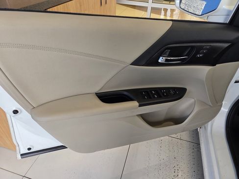 Used 2014 Honda Accord EX-L image 11