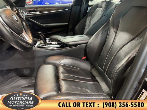 Used 2020 BMW 530i xDrive w/ Premium Package image 9