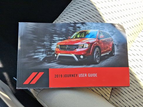 Used 2019 Dodge Journey SE FWD image 25