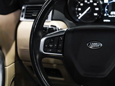 Used 2017 Land Rover Discovery Sport HSE image 18