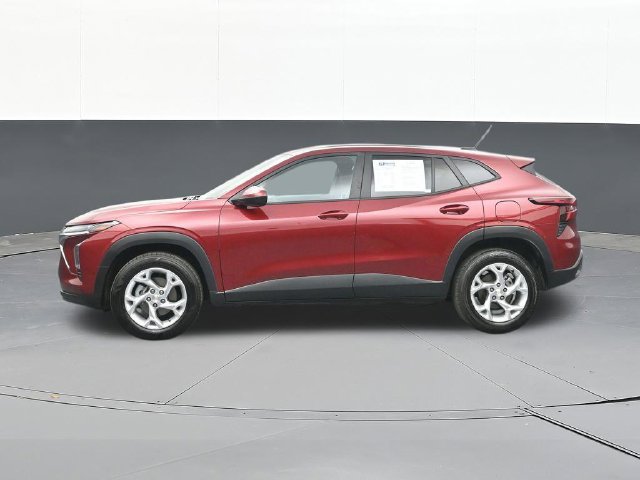 Used 2024 Chevrolet Trax LS w/ LS Convenience Package FWD image 8