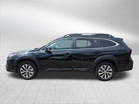 Used 2025 Subaru Outback Premium AWD/4WD image 4