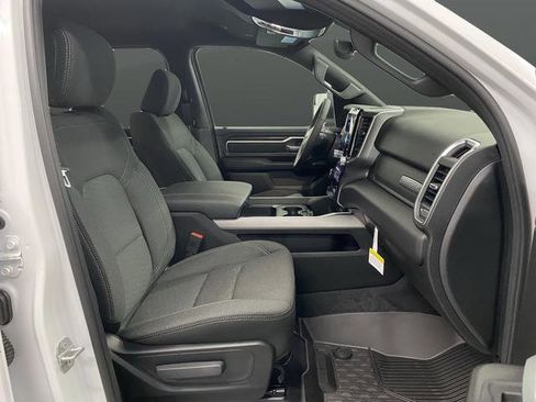 New 2026 RAM 1500 4x4 Crew Cab image 34
