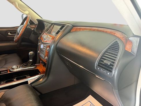 Used 2017 INFINITI QX80 4WD w/ Deluxe Technology Package image 34