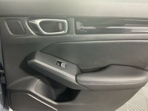 Used 2022 Honda Civic Touring image 11