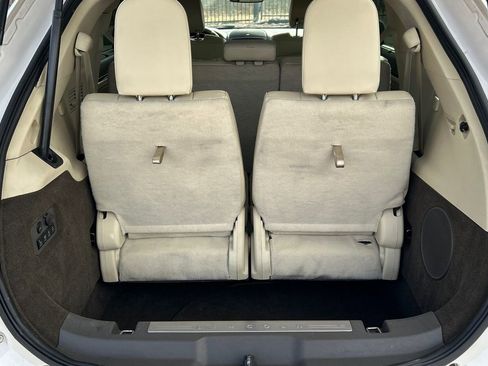 Used 2013 Lincoln MKT EcoBoost image 11