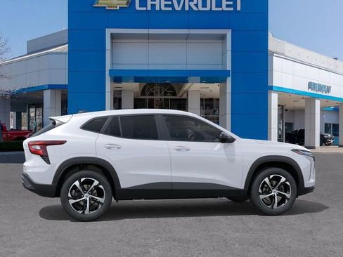 New 2026 Chevrolet Trax RS w/ Driver Confidence Package image 5