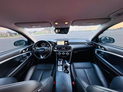 Used 2022 Genesis G70 2.0T image 14