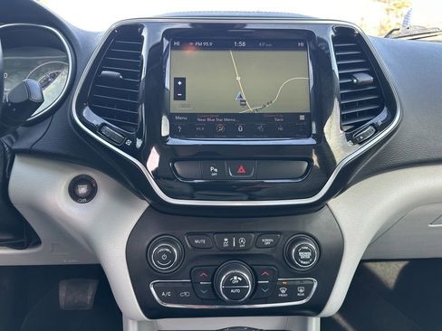 Used 2019 Jeep Cherokee Limited w/ Trailer Tow Group image 18