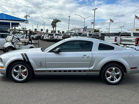 Used 2006 Ford Mustang Deluxe image 7