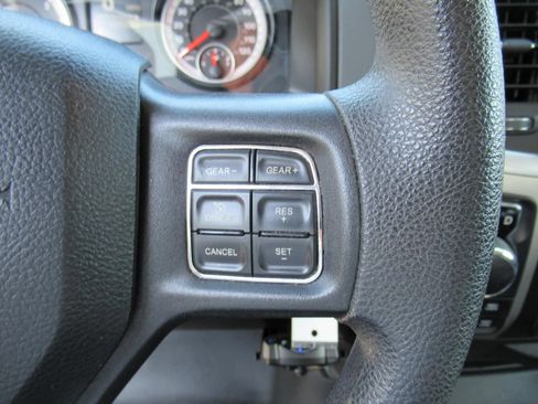 Used 2019 RAM 1500 Classic SLT AWD/4WD image 25