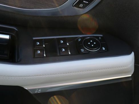 Used 2025 Ford Expedition Platinum w/ Platinum Ultimate Package AWD/4WD image 18