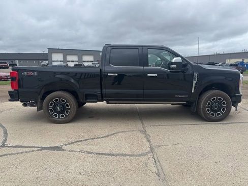 Used 2023 Ford F250 Platinum AWD/4WD image 8