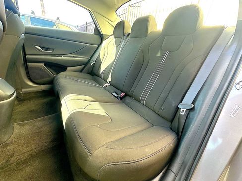 Used 2023 Hyundai Elantra Blue image 23