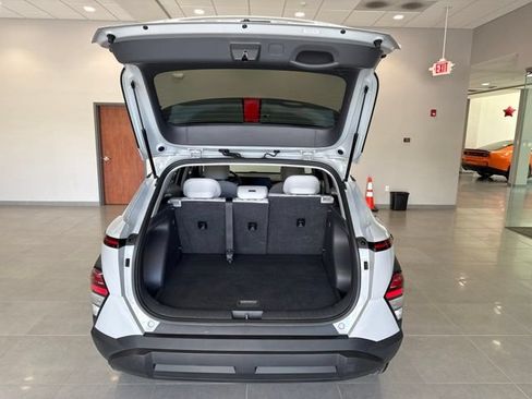 Used 2024 Hyundai Kona SEL AWD/4WD image 43