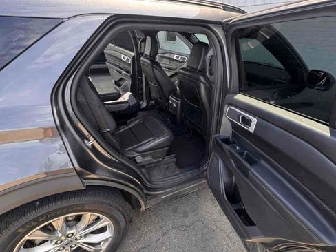 Used 2020 Ford Explorer XLT w/ Equipment Group 202A image 13