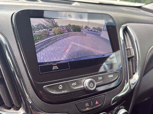 Used 2024 Chevrolet Equinox Premier w/ Redline Edition FWD image 18