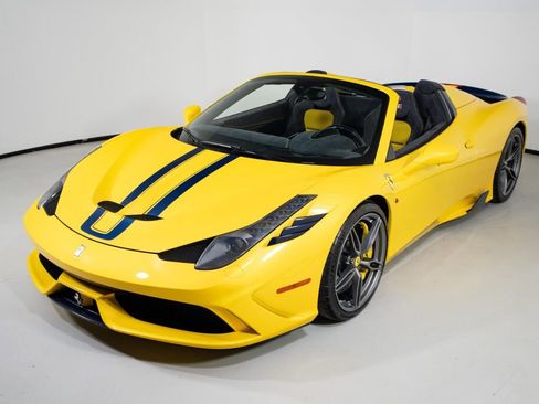 Used 2015 Ferrari 458 Speciale A image 2