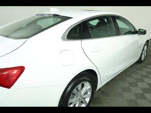 Used 2024 Chevrolet Malibu LT image 17