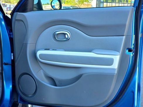 Used 2015 Kia Soul EV + FWD image 30