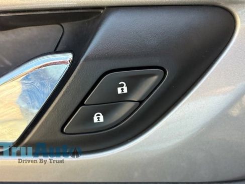 Used 2019 Chevrolet Traverse LS FWD image 22