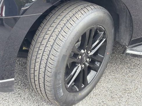 Used 2023 Ford Expedition XLT RWD image 15