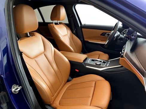 Certified 2024 BMW 330i Sedan w/ Convenience Package RWD image 30