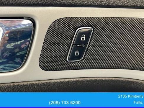 Used 2015 Ford Explorer XLT w/ Equipment Group 202B AWD/4WD image 18