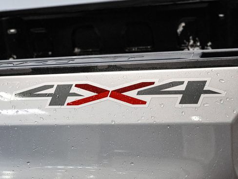 Used 2022 Chevrolet Silverado 1500 LT image 7