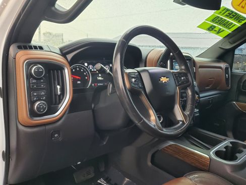 Used 2021 Chevrolet Silverado 1500 High Country w/ Z71 Off-Road Package AWD/4WD image 13