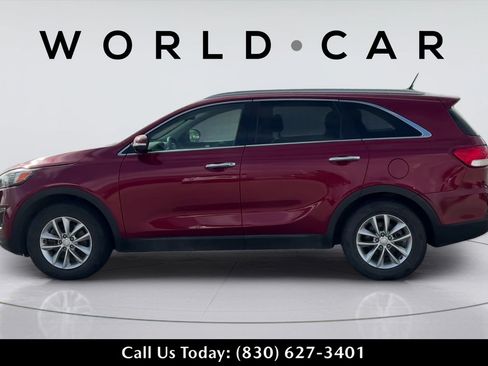 Used 2018 Kia Sorento FWD V6 image 11