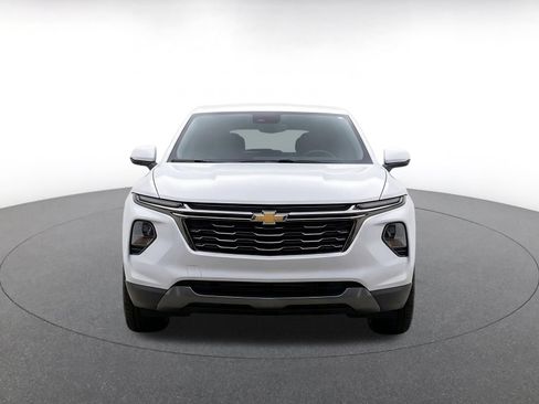 Used 2025 Chevrolet Equinox LT FWD image 2