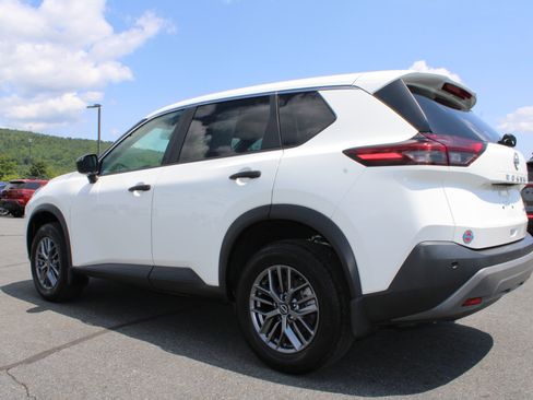 Used 2023 Nissan Rogue S AWD/4WD image 12