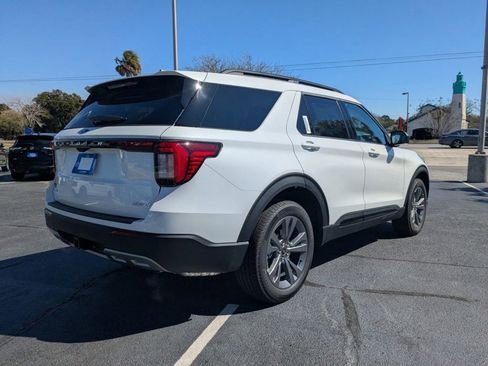 New 2026 Ford Explorer Active w/ Active Comfort Package image 4